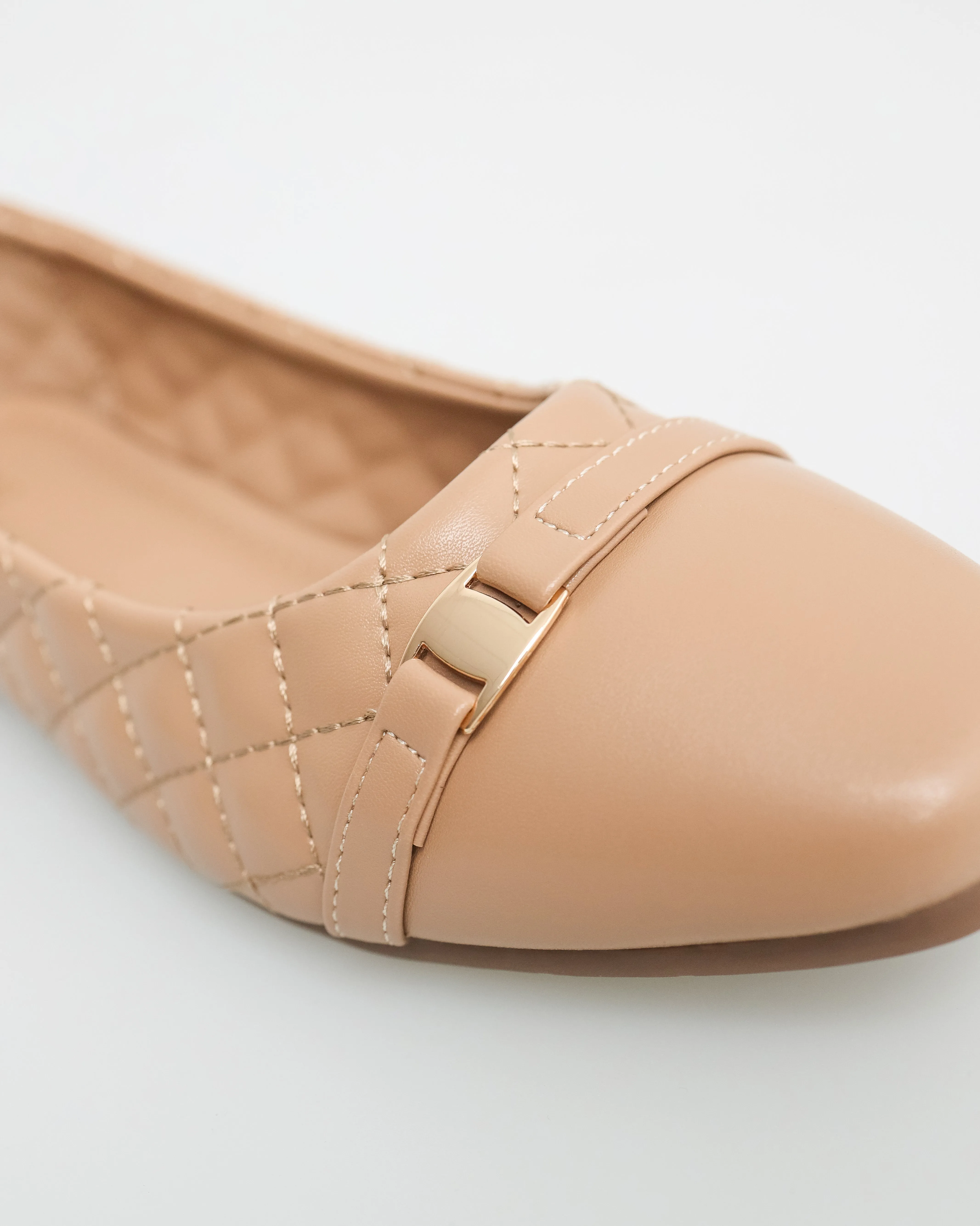 Tomaz NN251 Ladies Buckle Detail Quilted Flats (Beige)